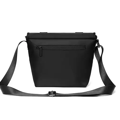 Modern Black Crossbody Bag with Sleek Design and Adjustable Strap